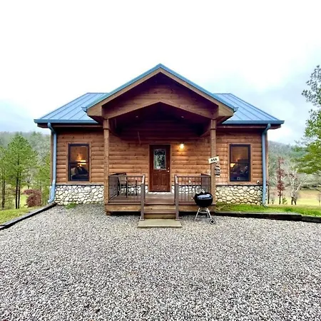 Perfect Stay For Fishing, Hiking, R&R - Charming Sapphire Bear Home